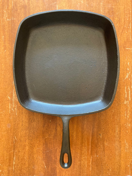 Birmingham Stove and Range 10" Skillet - Slight Wobble